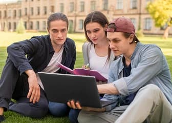 Why Over 7.5 Lakh Indian Students Are Choosing Foreign Universities for Higher Education